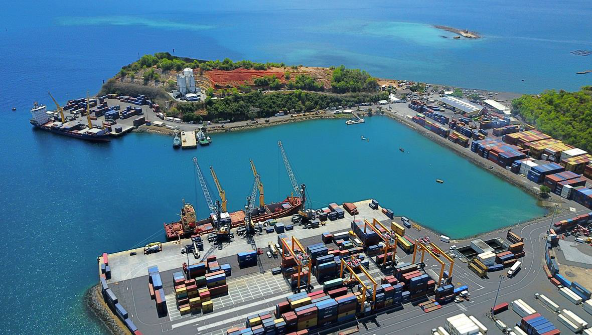 Vue&#x20;a&#x00E9;rienne&#x20;du&#x20;Port&#x20;de&#x20;Longoni&#x20;&#x2F;&#x20;F.Ongaretto,&#x20;MCG